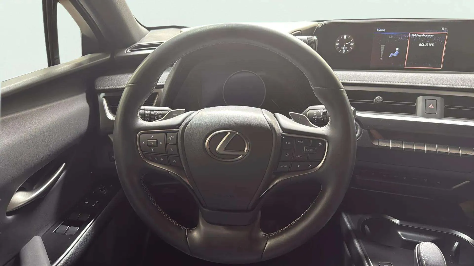 Lexus UX 300e e-UX Plus - foto 17