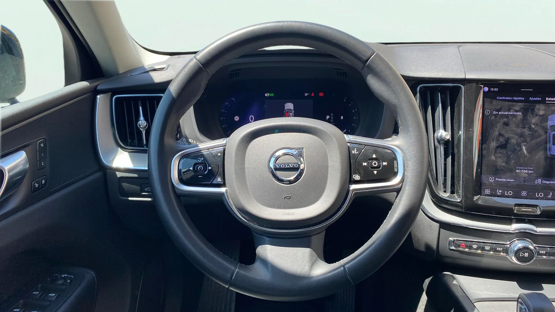 Volvo XC60 2.0 B4 D AWD Plus Dark - foto 14