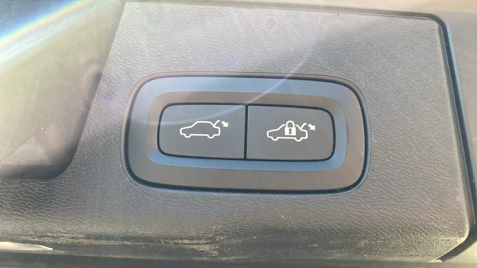 Volvo XC60 2.0 B4 D AWD Plus Dark - foto 24