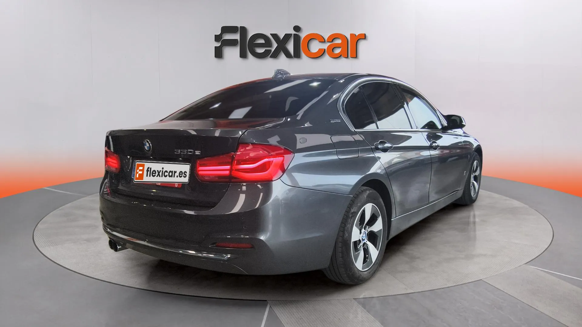 BMW Serie 3 330e - foto 18