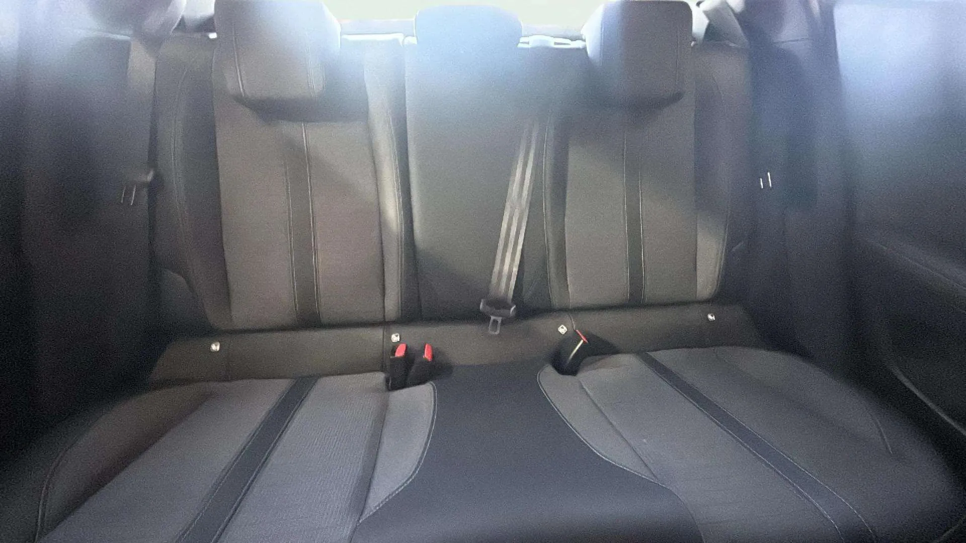 Peugeot 2008 Allure Pack PureTech 130 EAT8 - foto 16