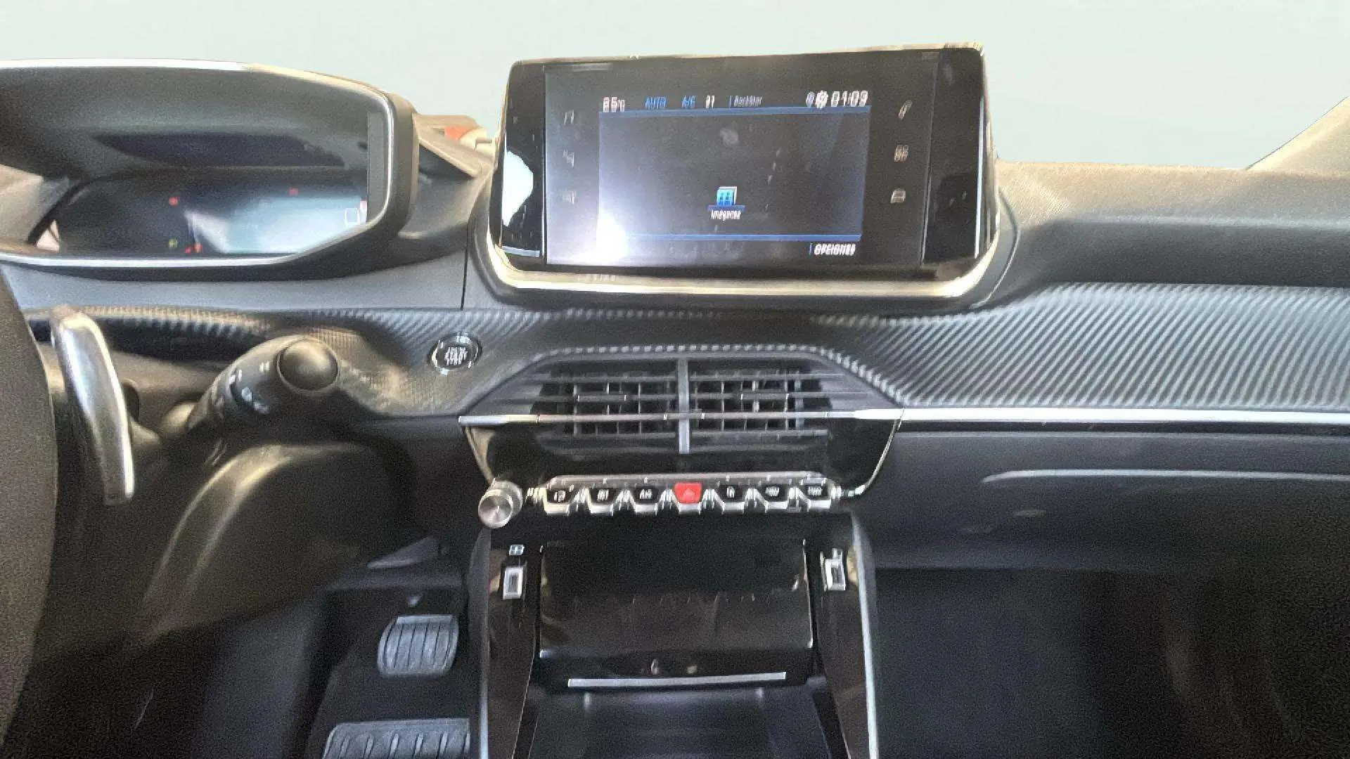 Peugeot 2008 Allure Pack PureTech 130 EAT8 - foto 11