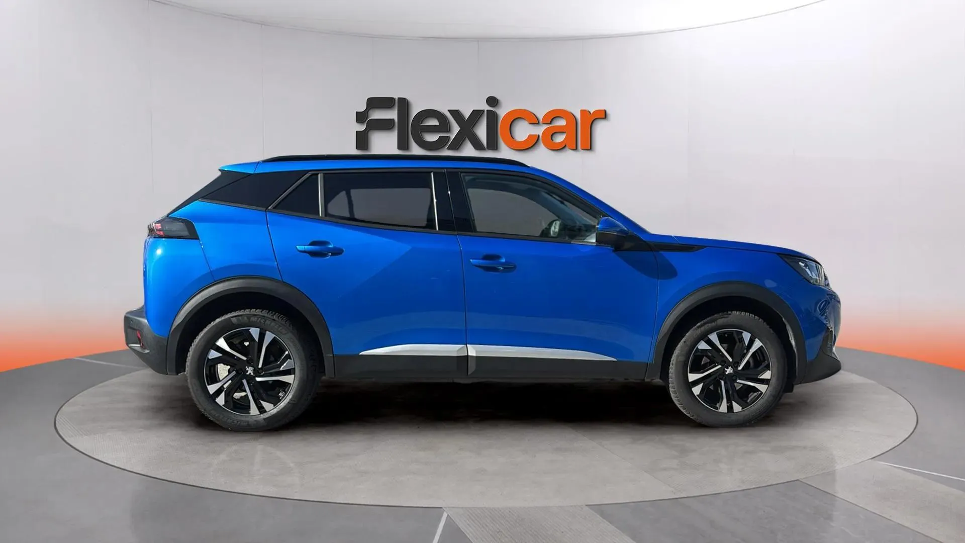 Peugeot 2008 Allure Pack PureTech 130 EAT8 - foto 8