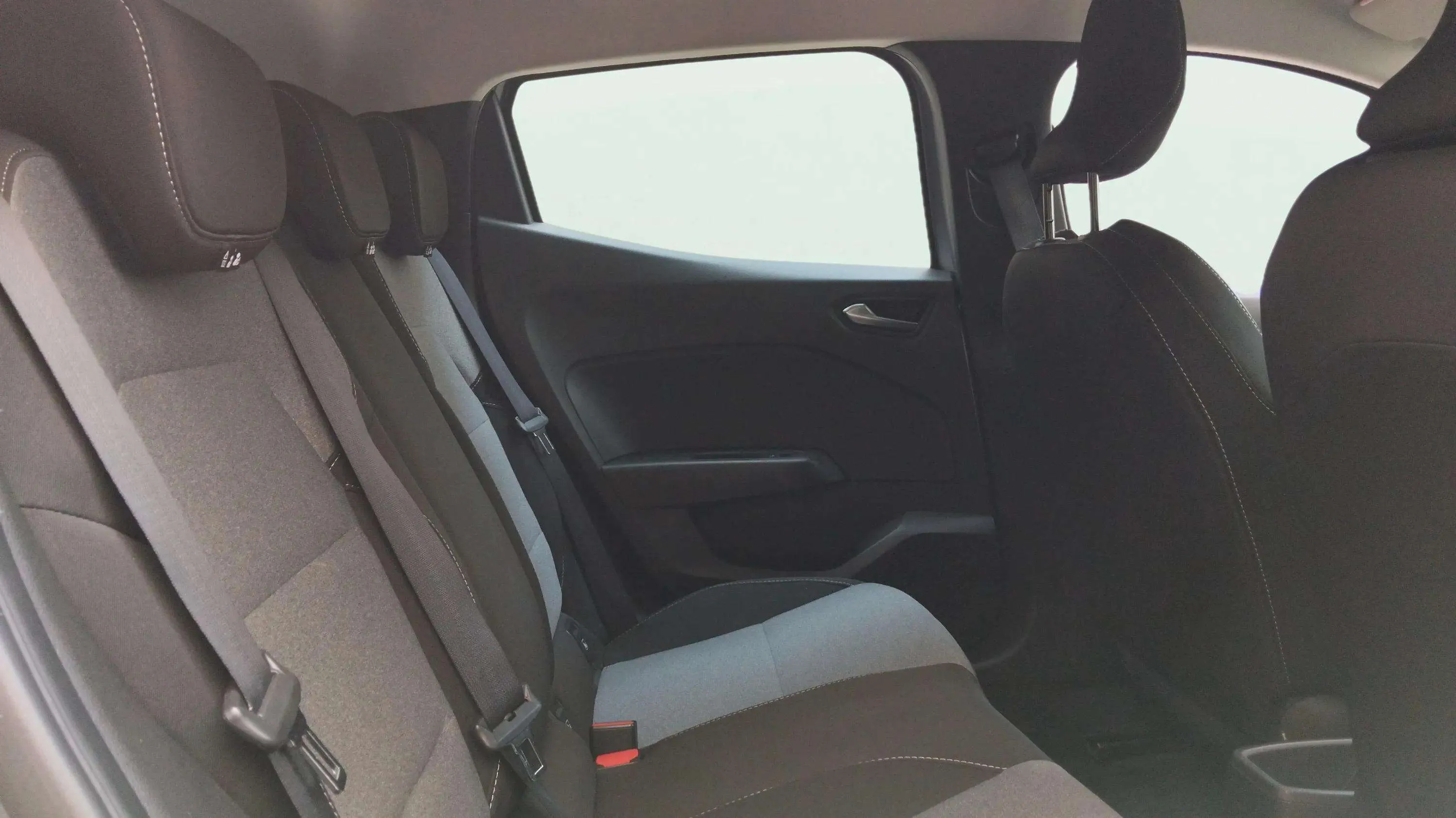 Renault Clio Evolution dCi 100 - foto 10