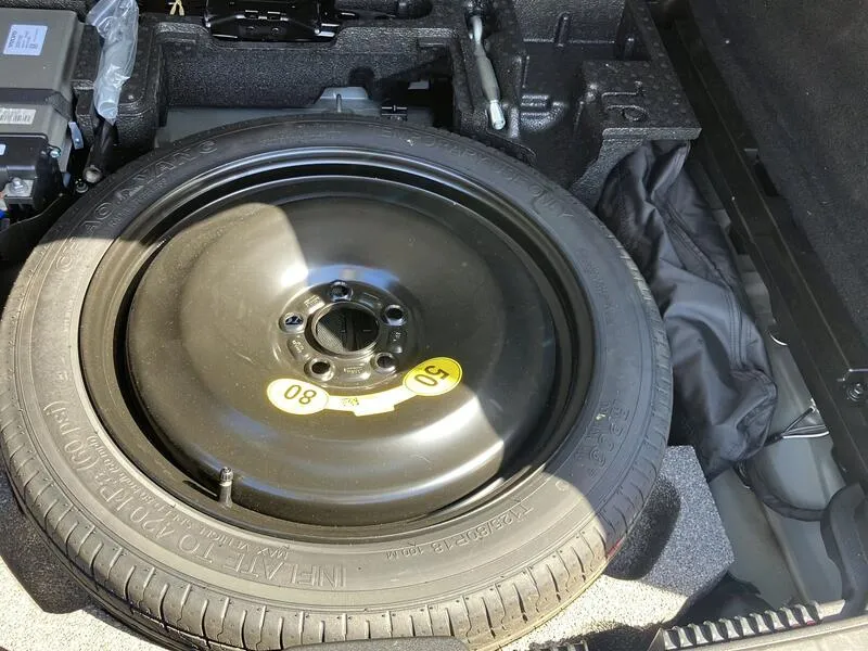 Volvo XC60 2.0 B4 D Momentum Pro - foto 24