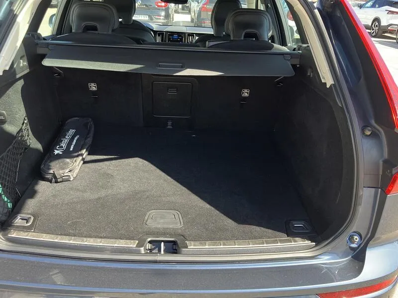 Volvo XC60 2.0 B4 D Momentum Pro - foto 23