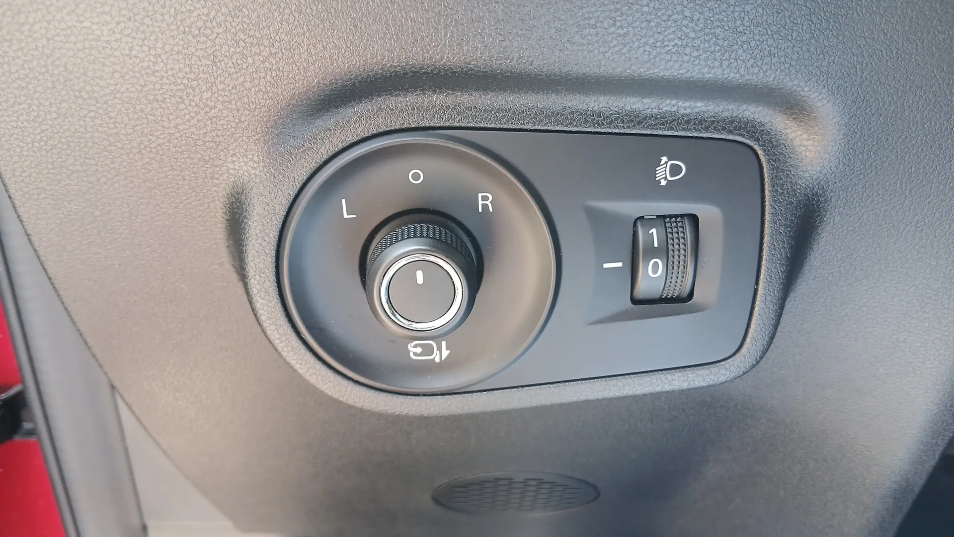 MG ZS Hybrid+ Luxury - foto 22