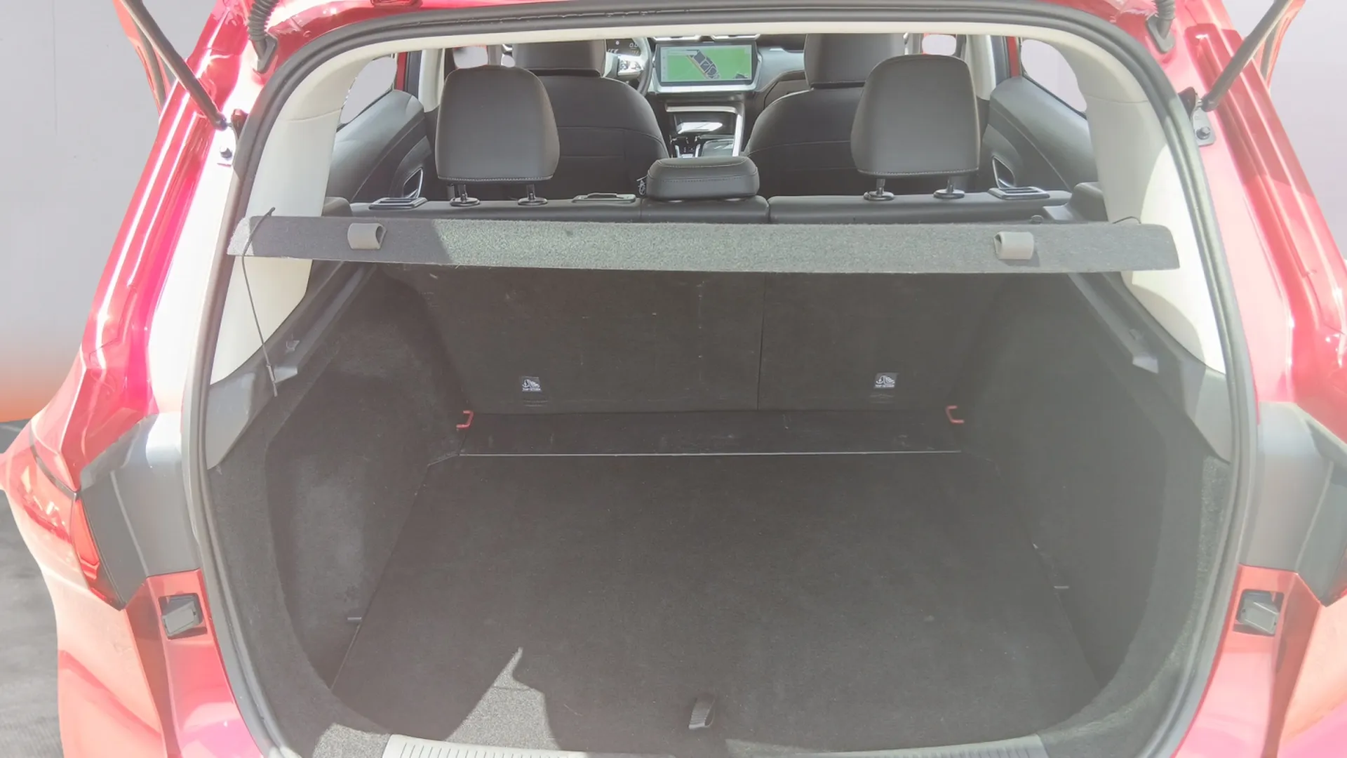 MG ZS Hybrid+ Luxury - foto 13