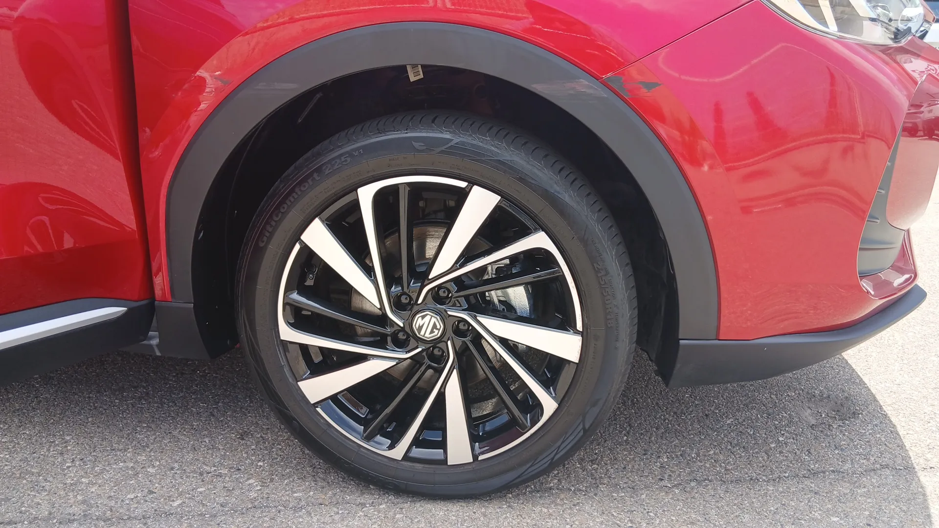 MG ZS Hybrid+ Luxury - foto 24