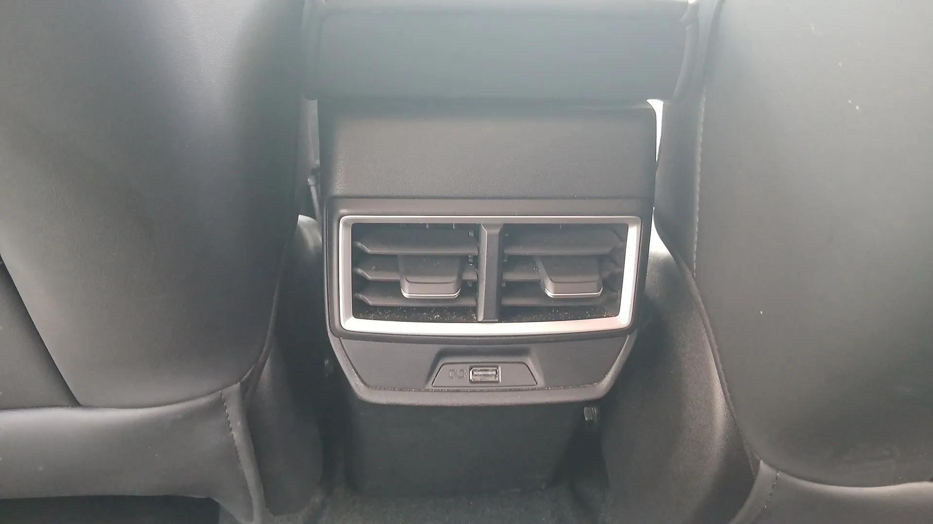 MG ZS Hybrid+ Luxury - foto 25