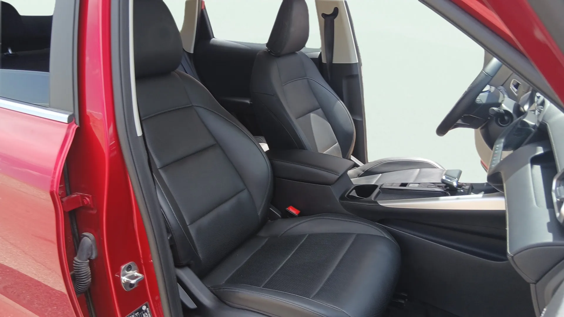 MG ZS Hybrid+ Luxury - foto 11