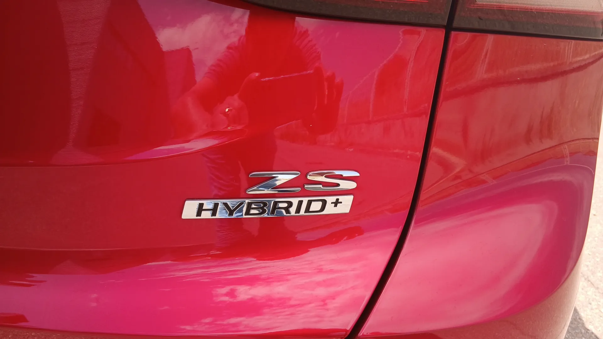 MG ZS Hybrid+ Luxury - foto 27