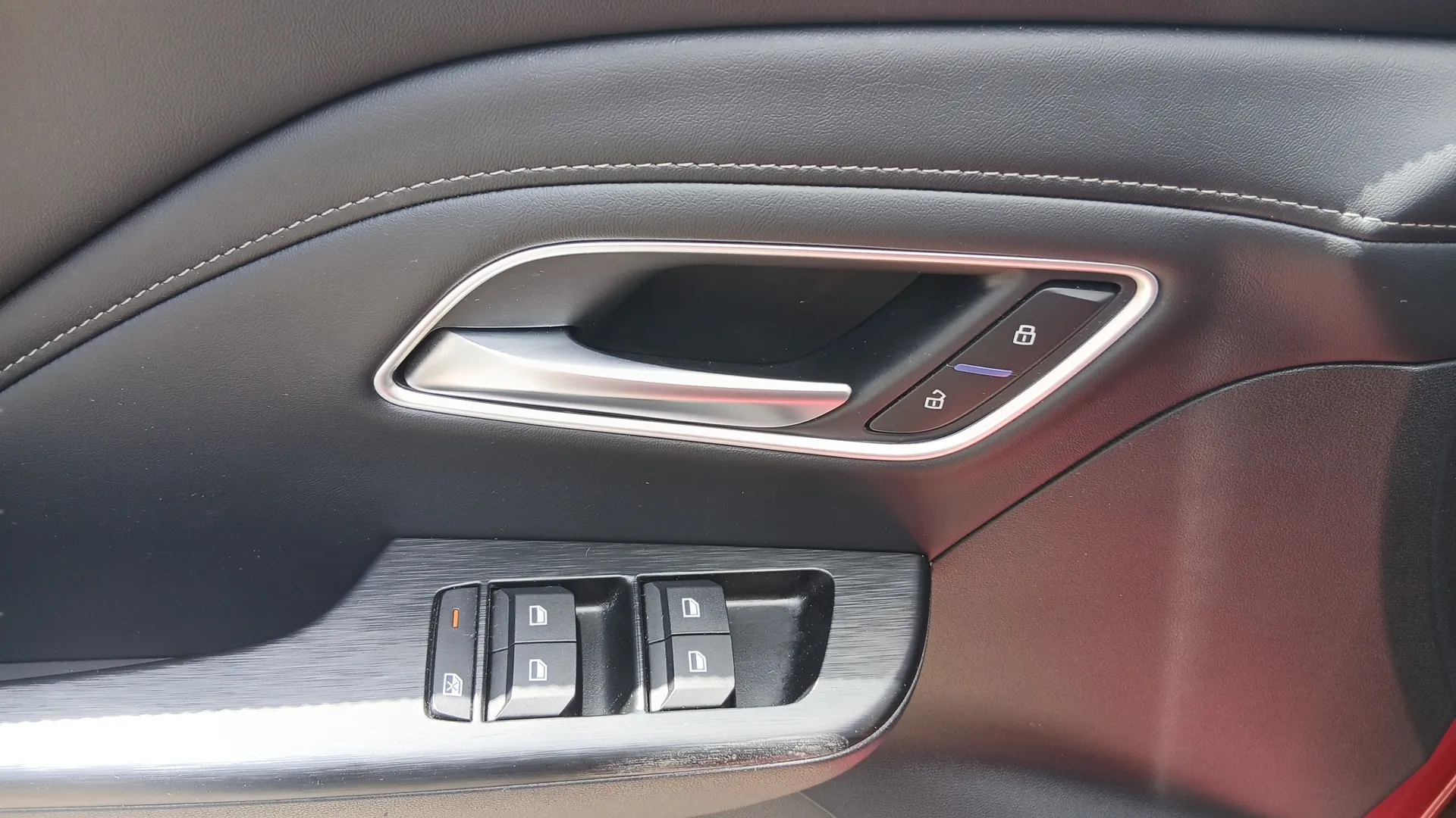 MG ZS Hybrid+ Luxury - foto 14