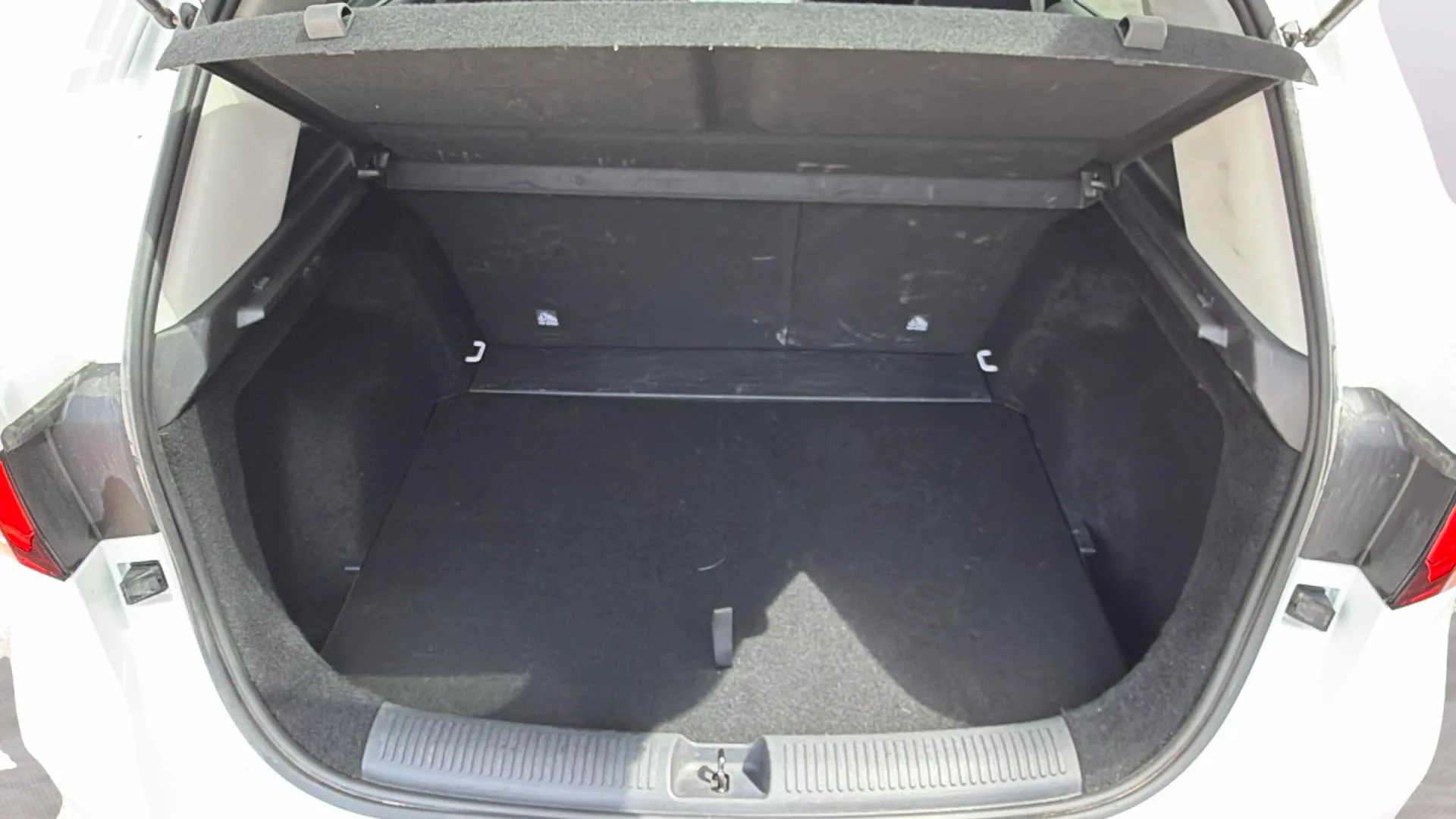 MG ZS Hybrid+ Luxury - foto 18