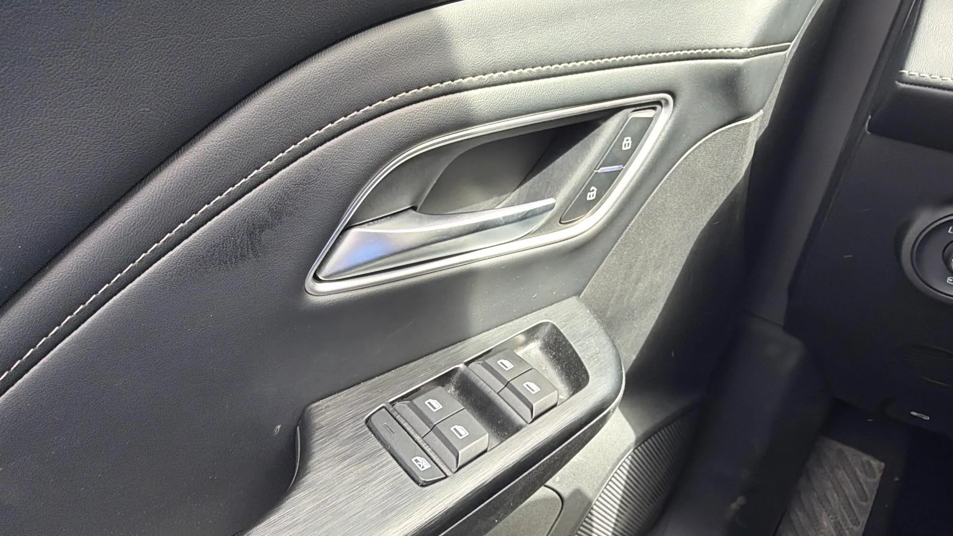 MG ZS Hybrid+ Luxury - foto 17