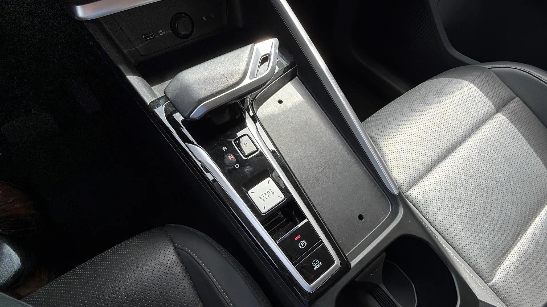 MG ZS Hybrid+ Luxury - foto 13