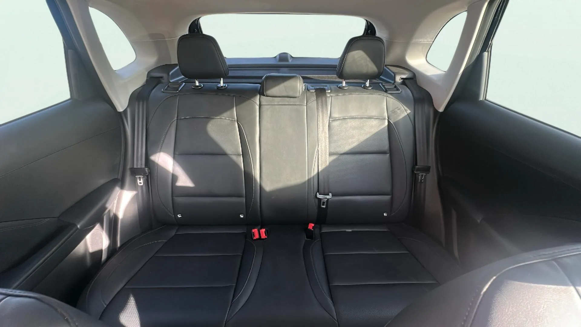 MG ZS Hybrid+ Luxury - foto 18