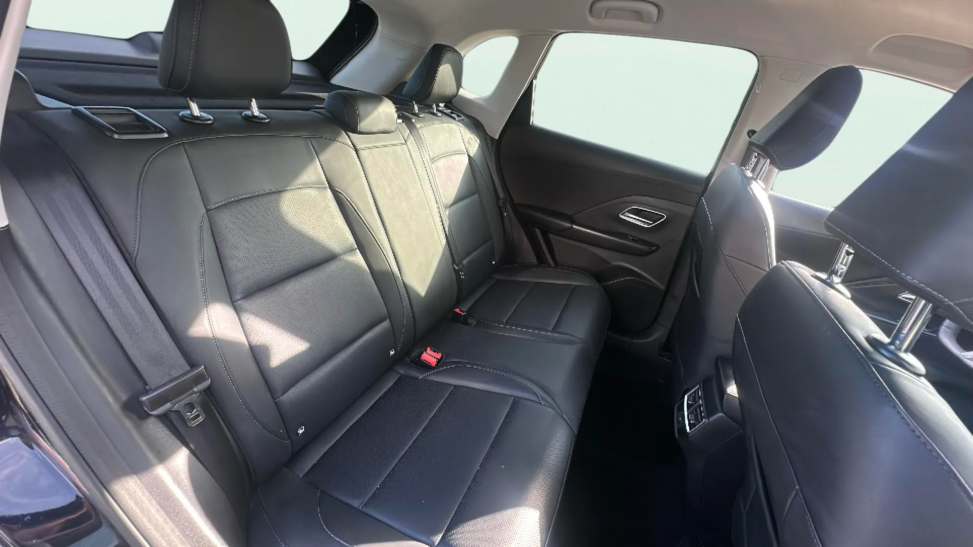 MG ZS Hybrid+ Luxury - foto 17