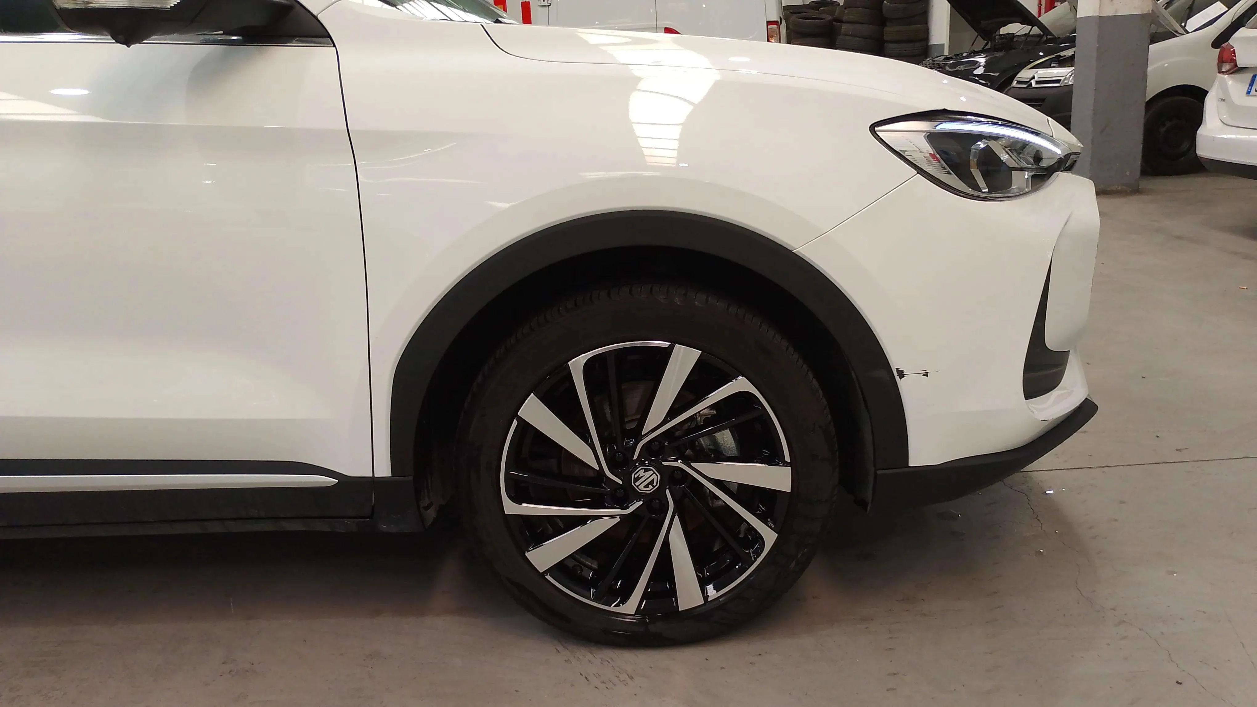 MG ZS Hybrid+ Luxury - foto 15