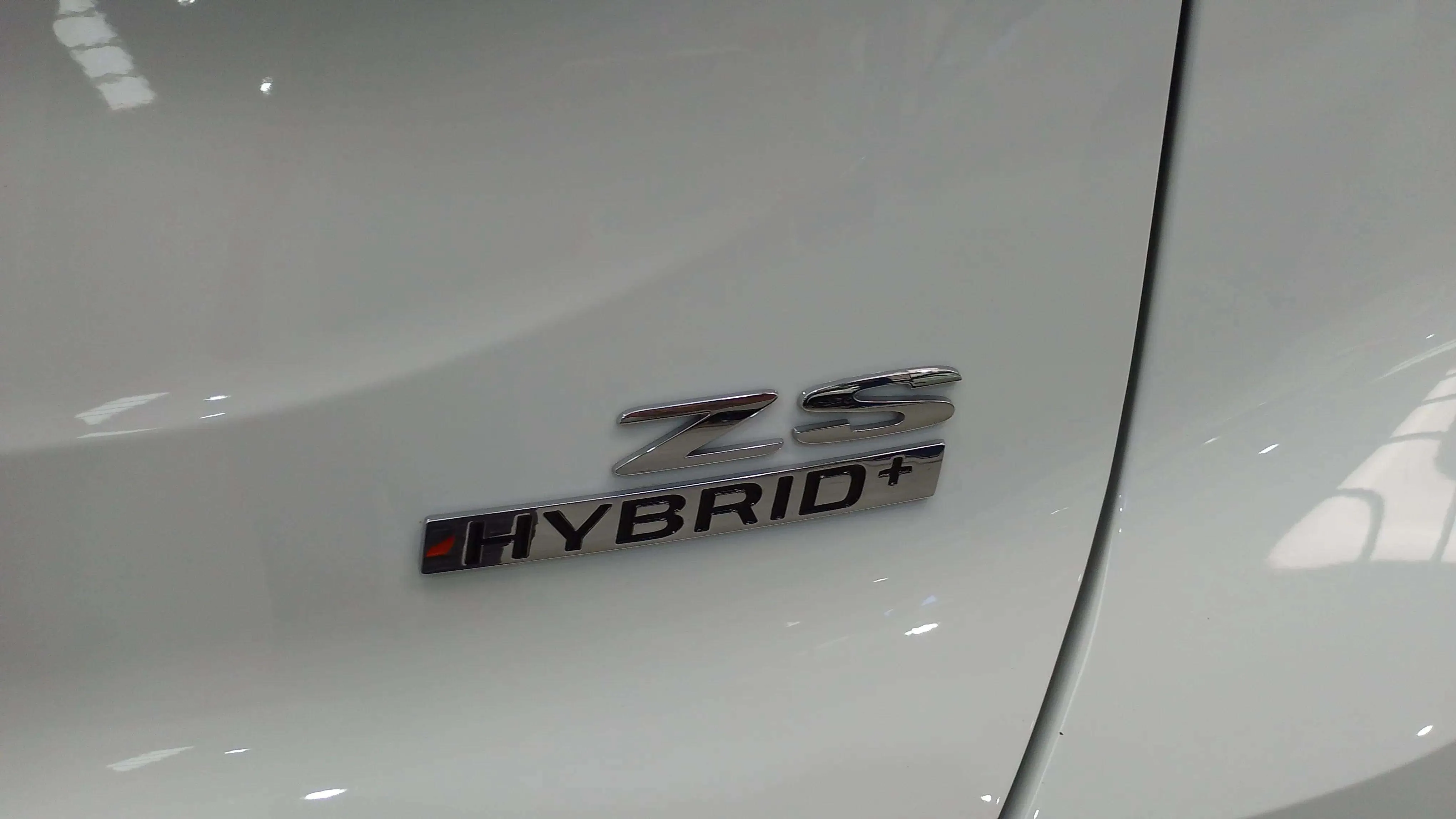 MG ZS Hybrid+ Luxury - foto 23