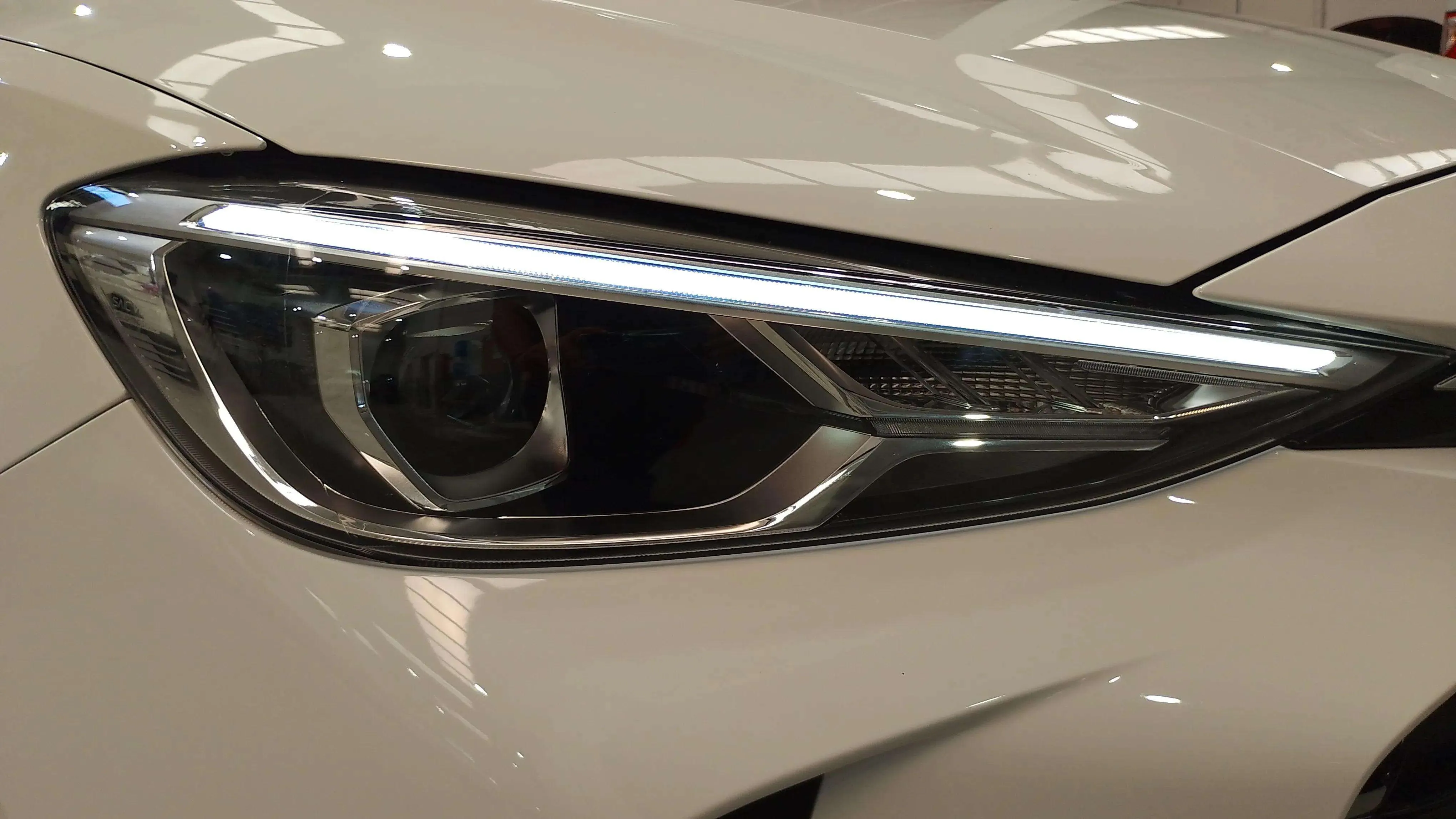 MG ZS Hybrid+ Luxury - foto 25