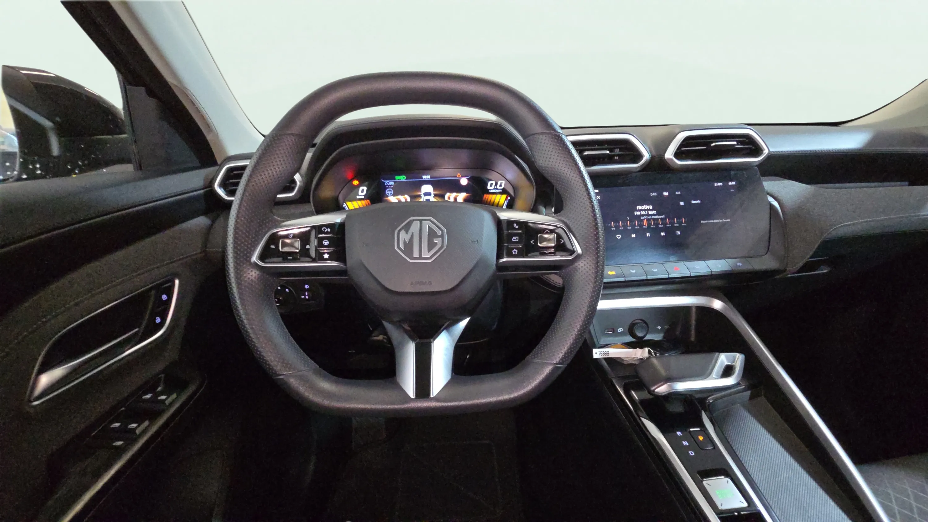 MG ZS Hybrid+ Standard - foto 11