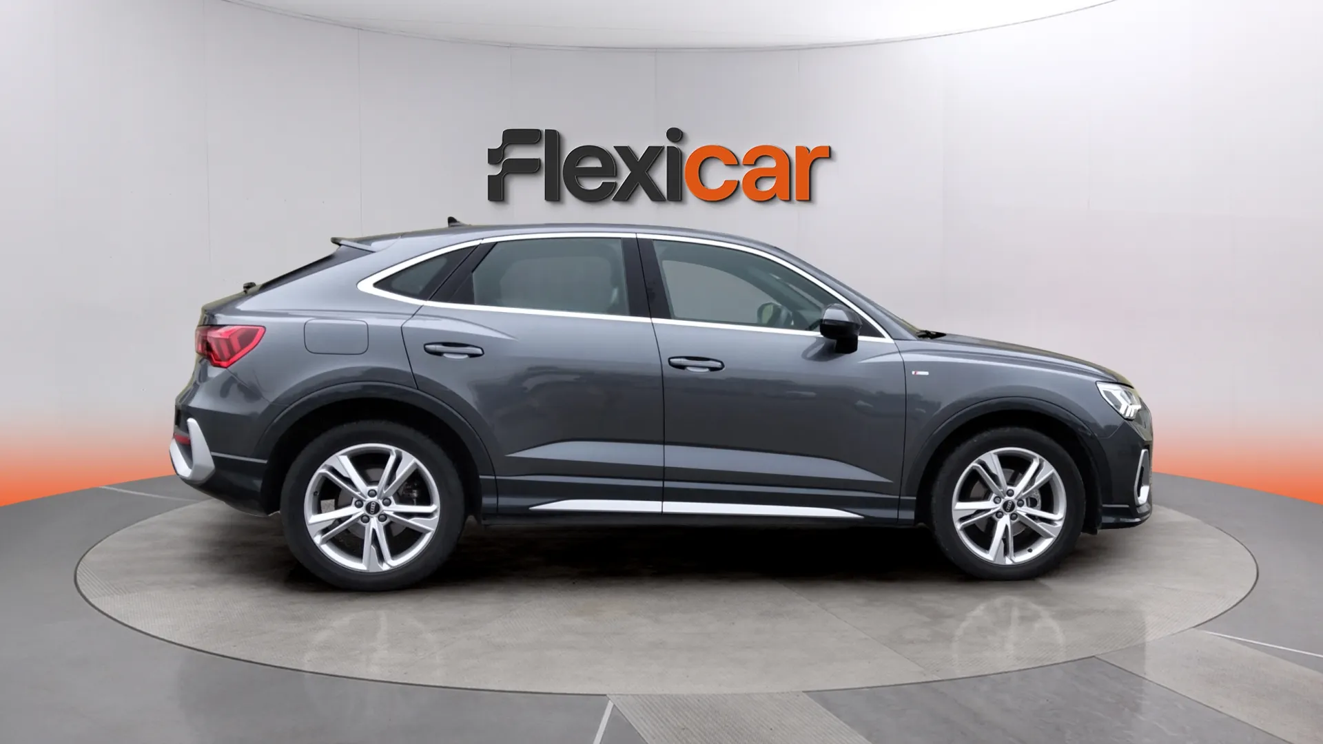 Audi Q3 S line 35 TDI - foto 2
