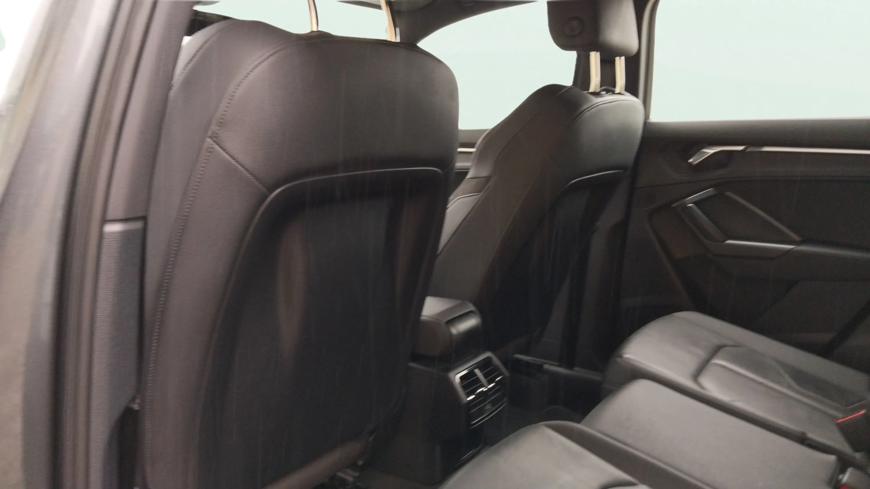 Audi Q3 S line 35 TDI - foto 18