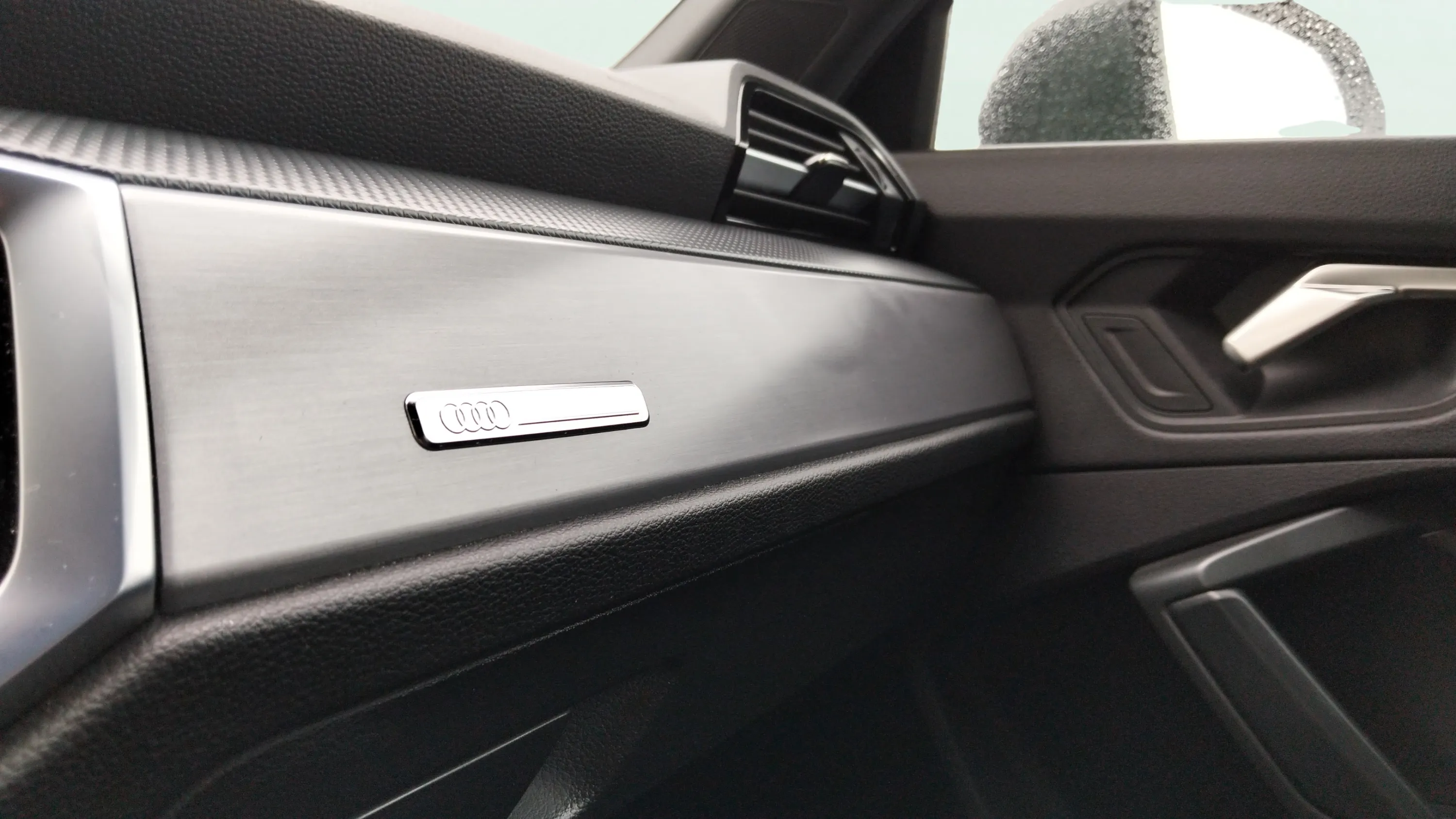 Audi Q3 S line 35 TDI - foto 24
