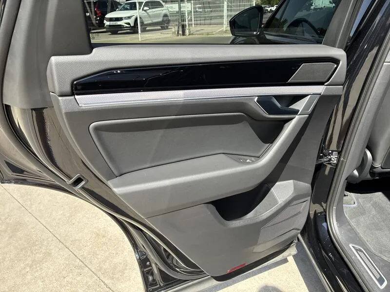 Volkswagen Touareg 3.0 V6 TSI R - foto 22