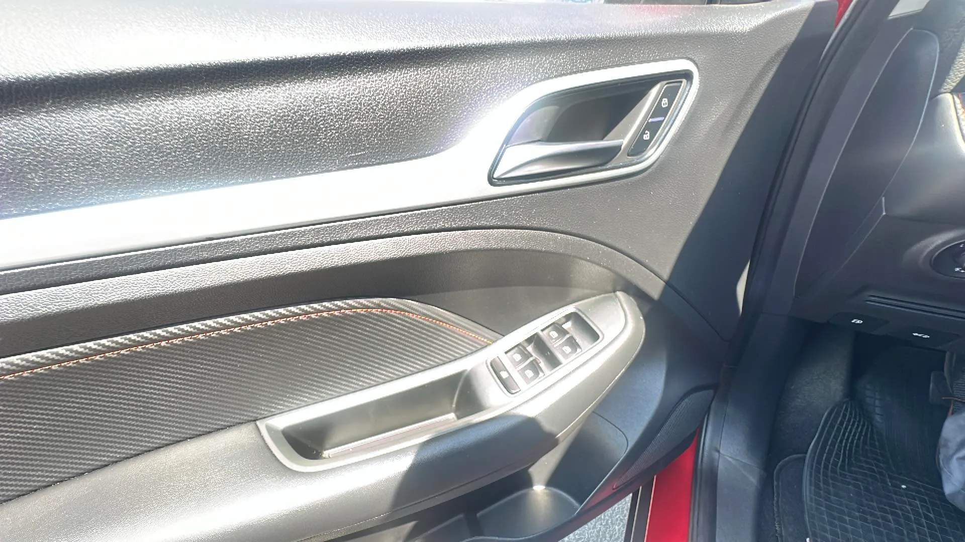 MG ZS 1.0T Luxury - foto 22