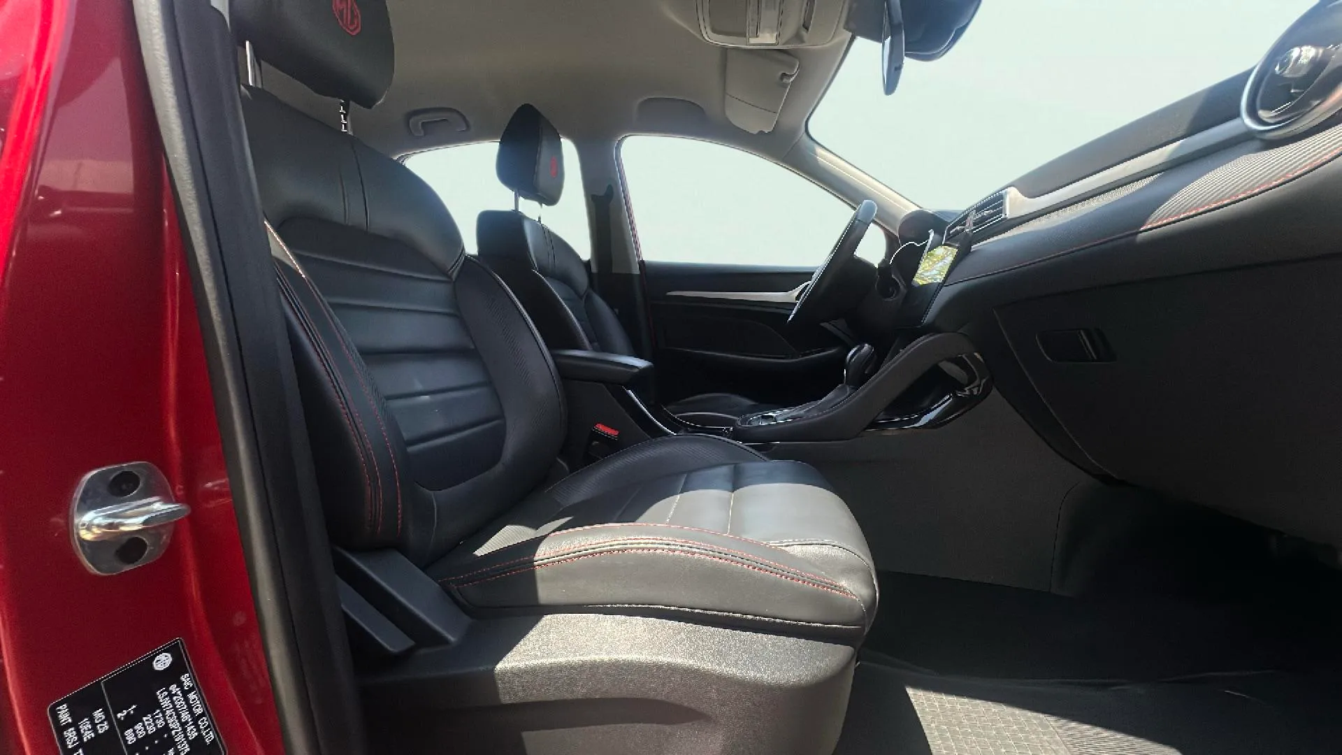 MG ZS 1.0T Luxury - foto 18