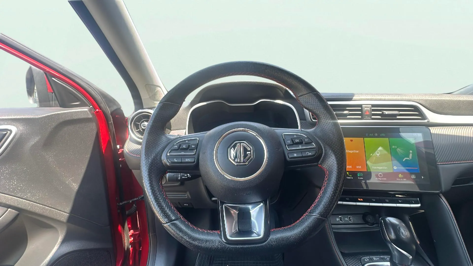 MG ZS 1.0T Luxury - foto 14