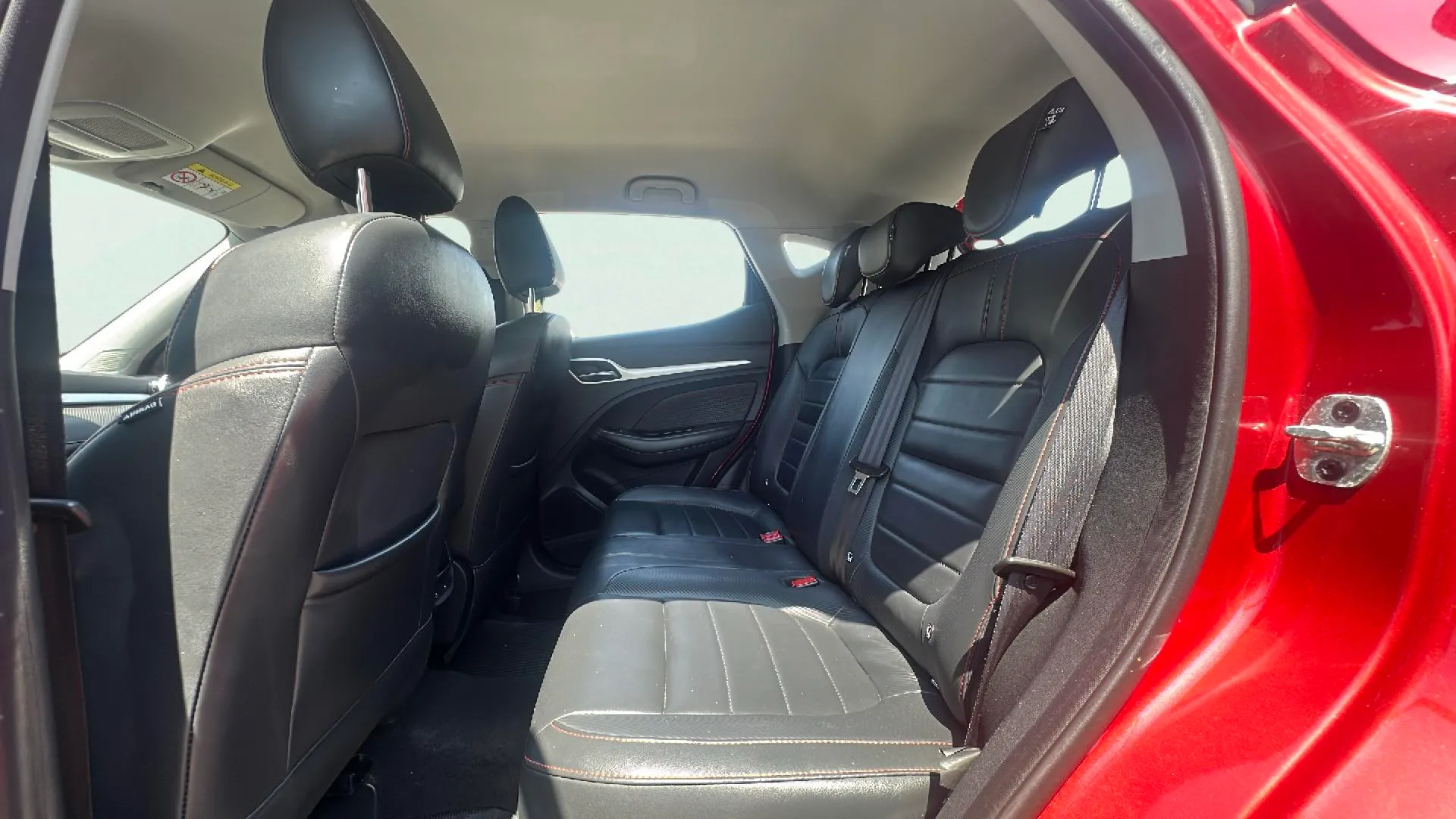 MG ZS 1.0T Luxury - foto 20