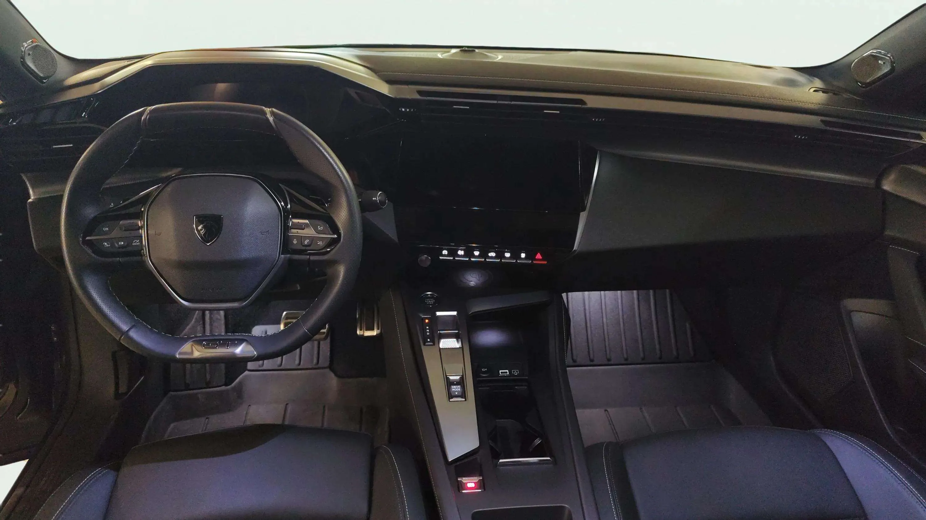 Peugeot 408 GT PHEV 180 e-EAT8 - foto 11