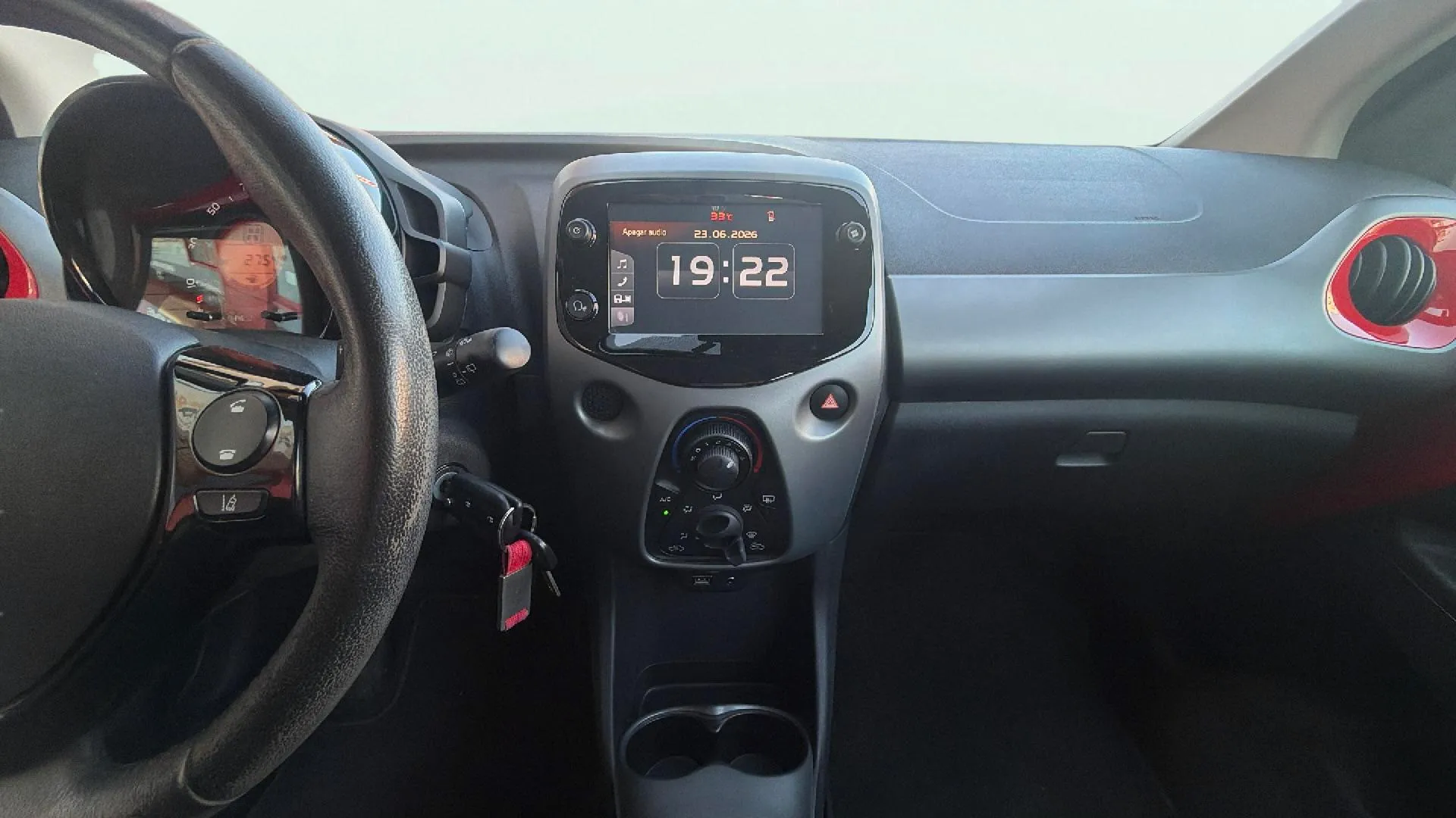 Toyota Aygo 1.0 70 x-play - foto 12