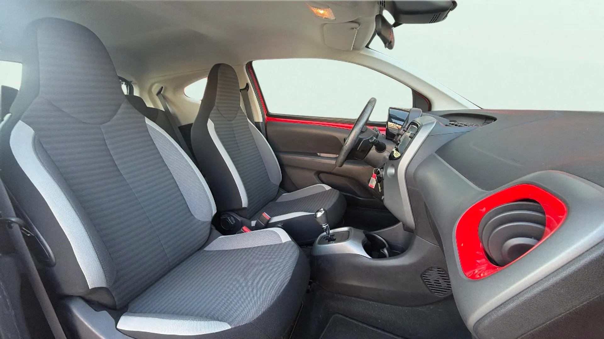 Toyota Aygo 1.0 70 x-play - foto 16