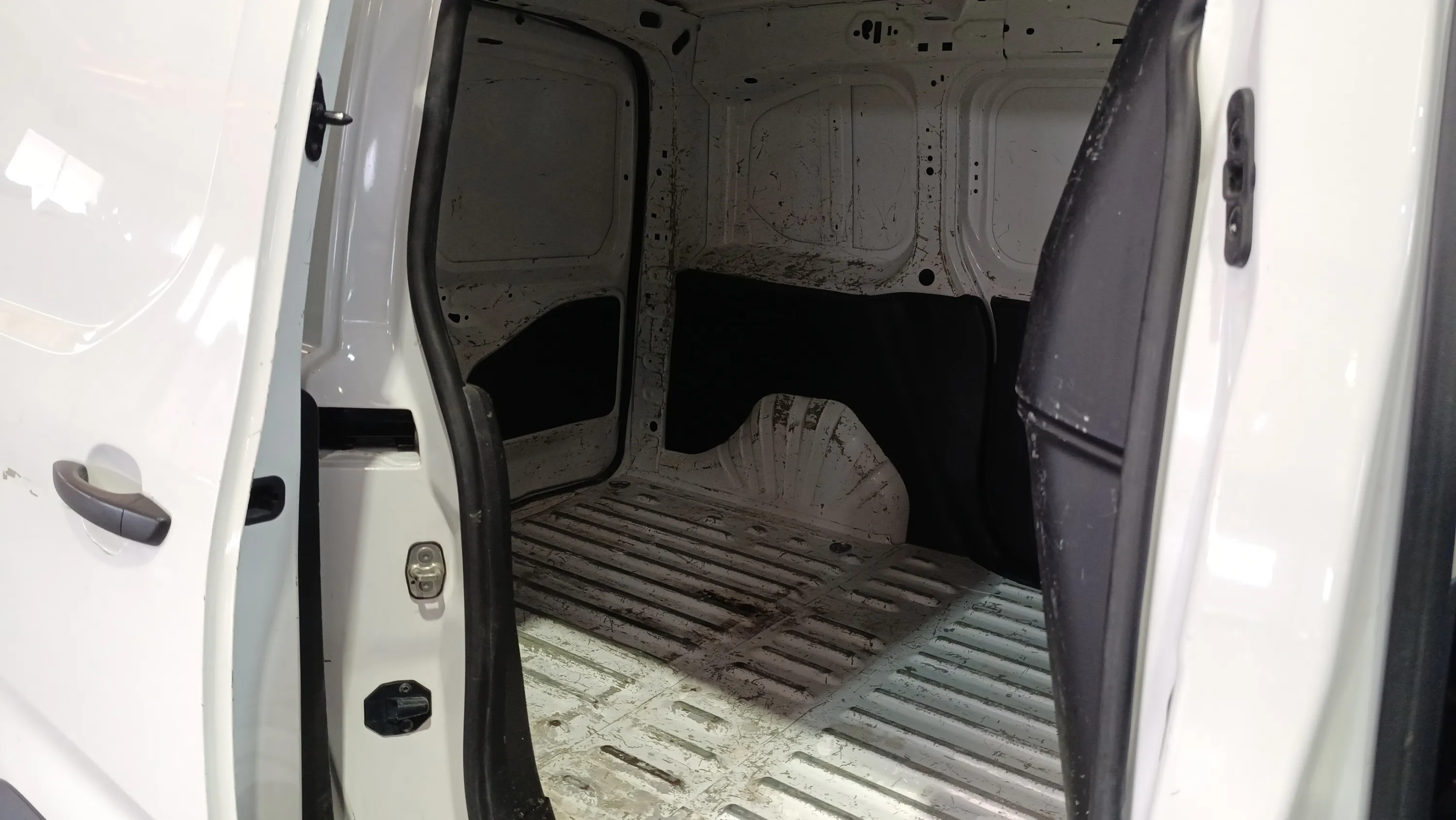 Opel Combo 1.5 TD Edition L - foto 31