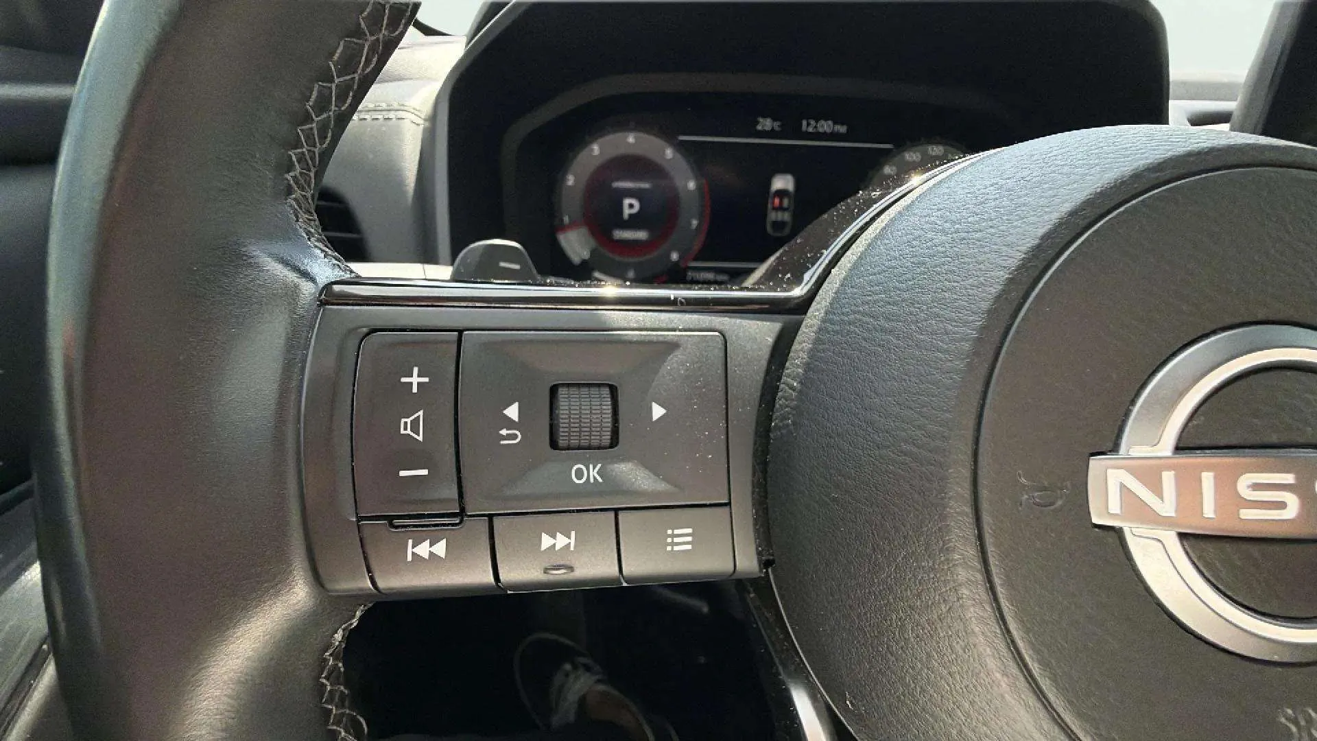 Nissan Qashqai DIG-T Xtronic N-Connecta - foto 12