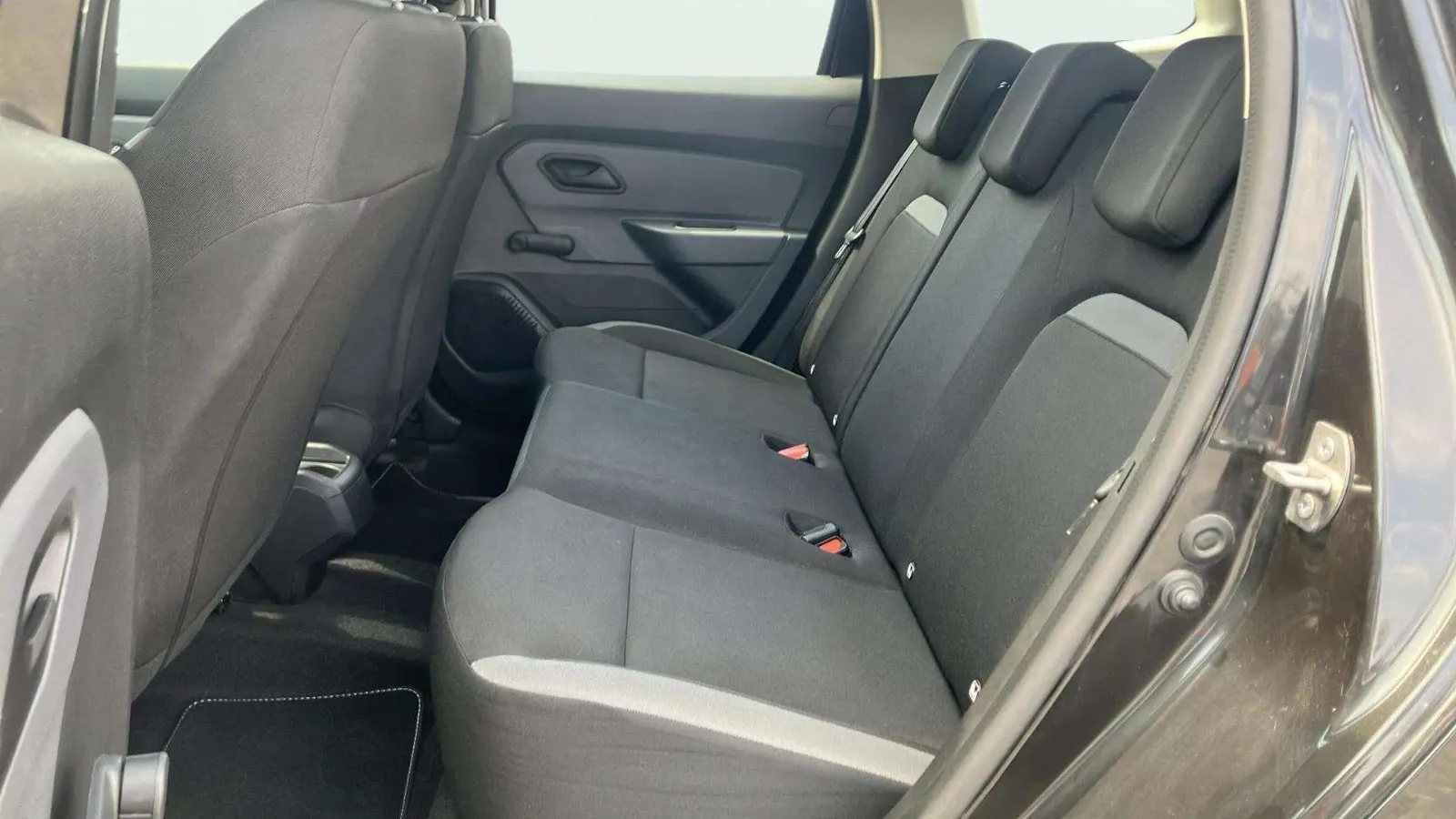 Dacia Duster Essential TCe 4x2 - foto 16