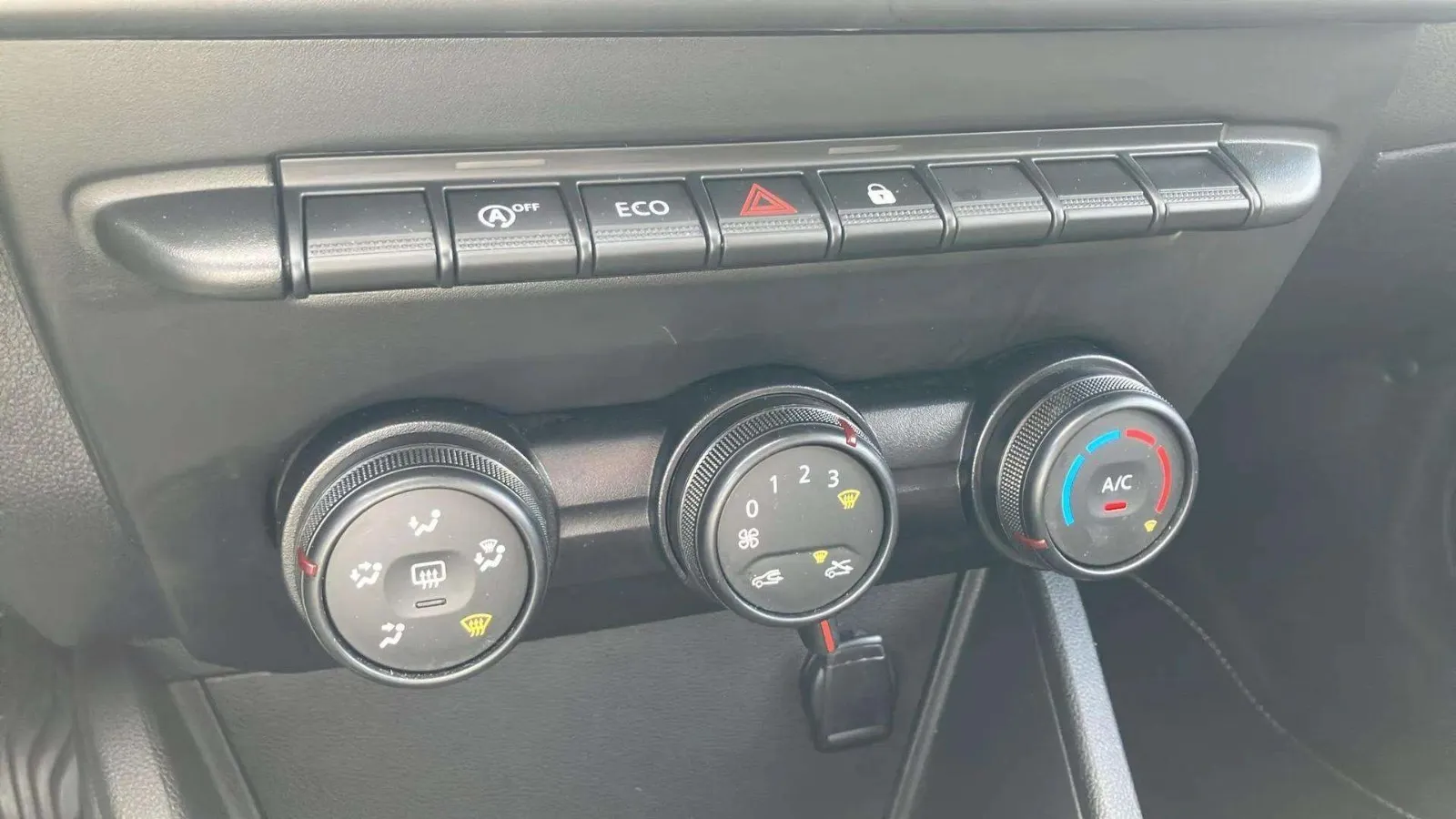 Dacia Duster Essential TCe 4x2 - foto 19