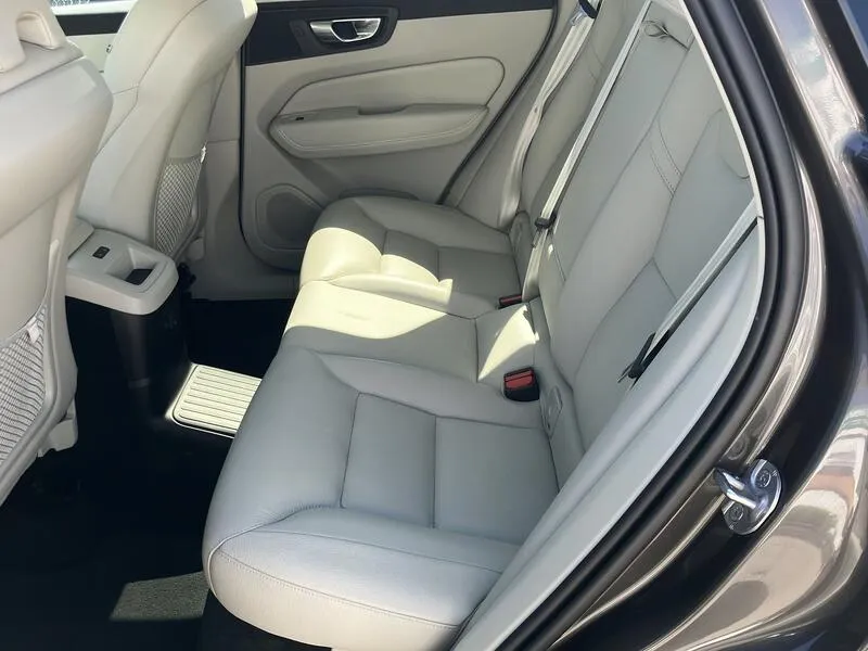 Volvo XC60 2.0 T6 AWD Recharge Ultimate Dark - foto 25