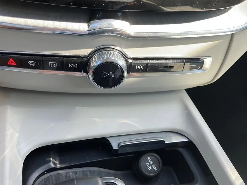 Volvo XC60 2.0 T6 AWD Recharge Ultimate Dark - foto 44
