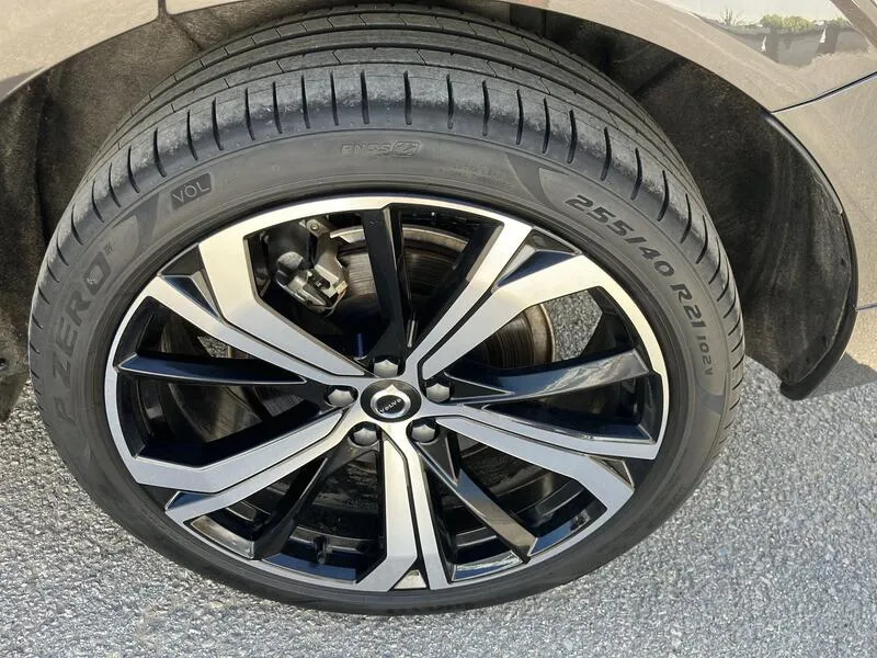 Volvo XC60 2.0 T6 AWD Recharge Ultimate Dark - foto 13