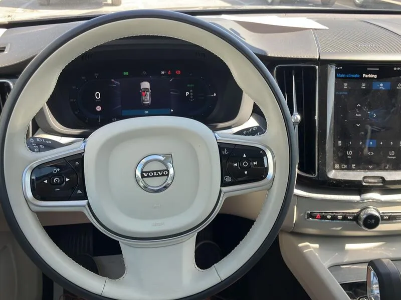 Volvo XC60 2.0 T6 AWD Recharge Ultimate Dark - foto 38