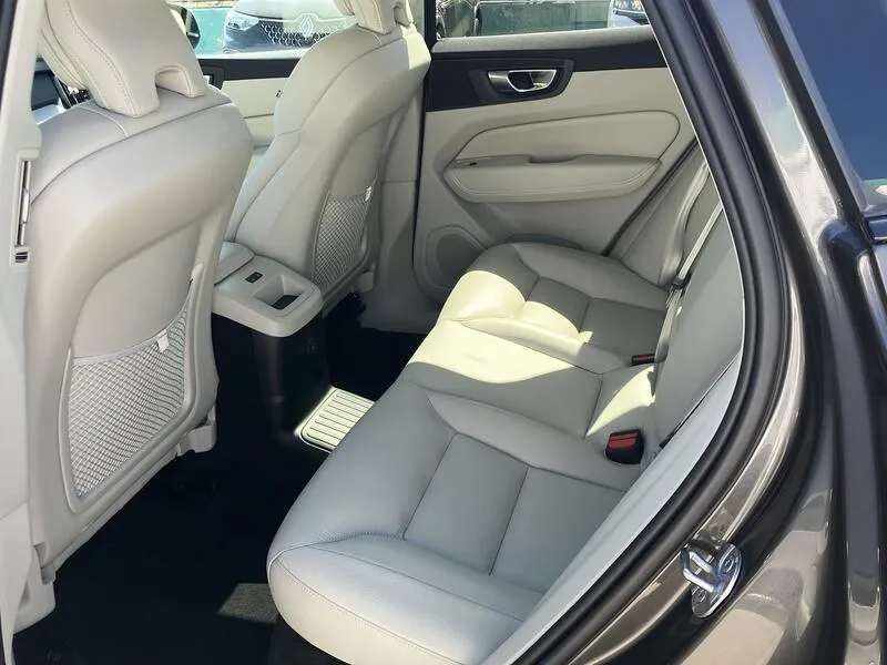 Volvo XC60 2.0 T6 AWD Recharge Ultimate Dark - foto 24
