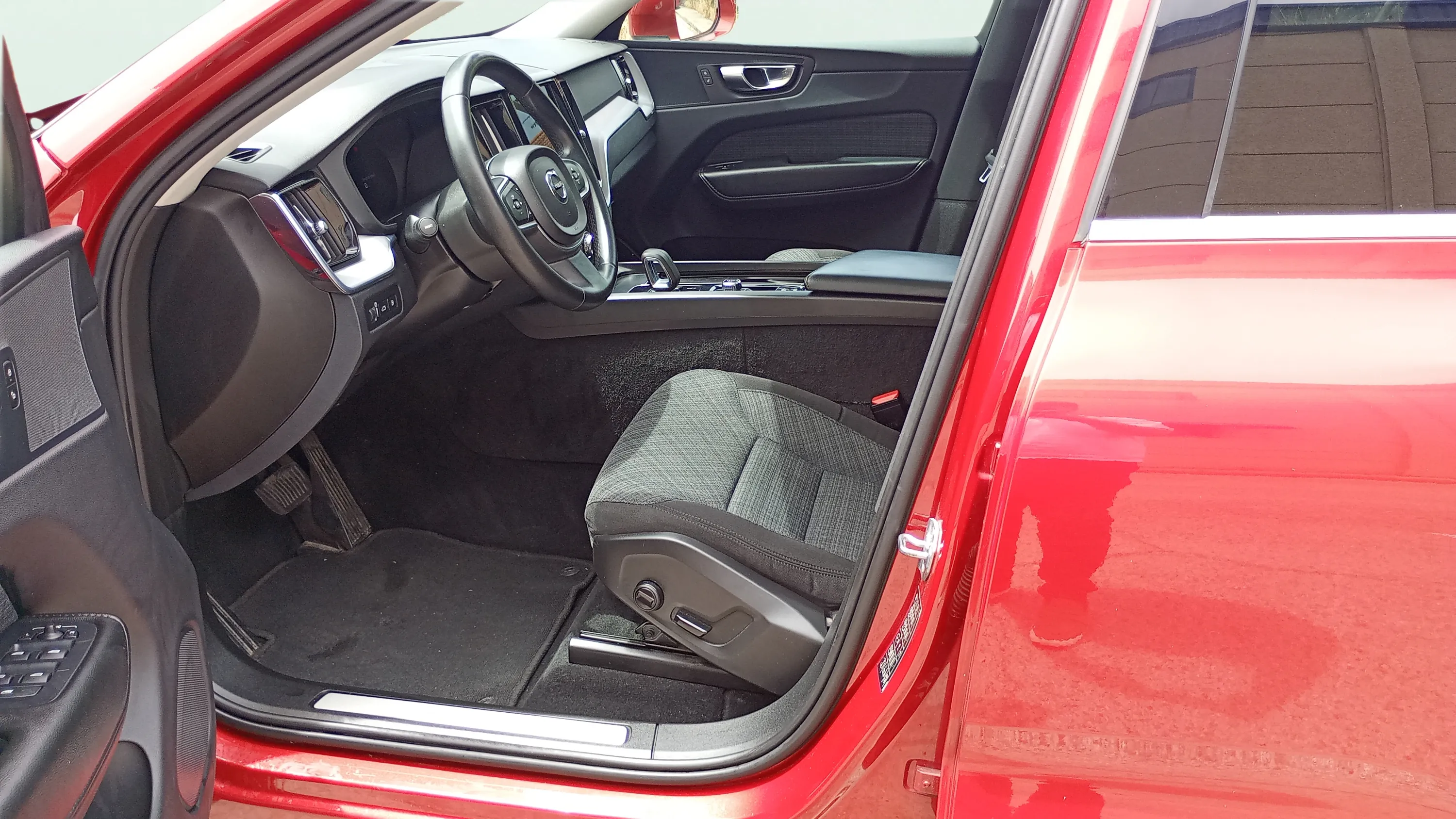 Volvo XC60 2.0 T6 AWD Recharge Inscription Exp - foto 12
