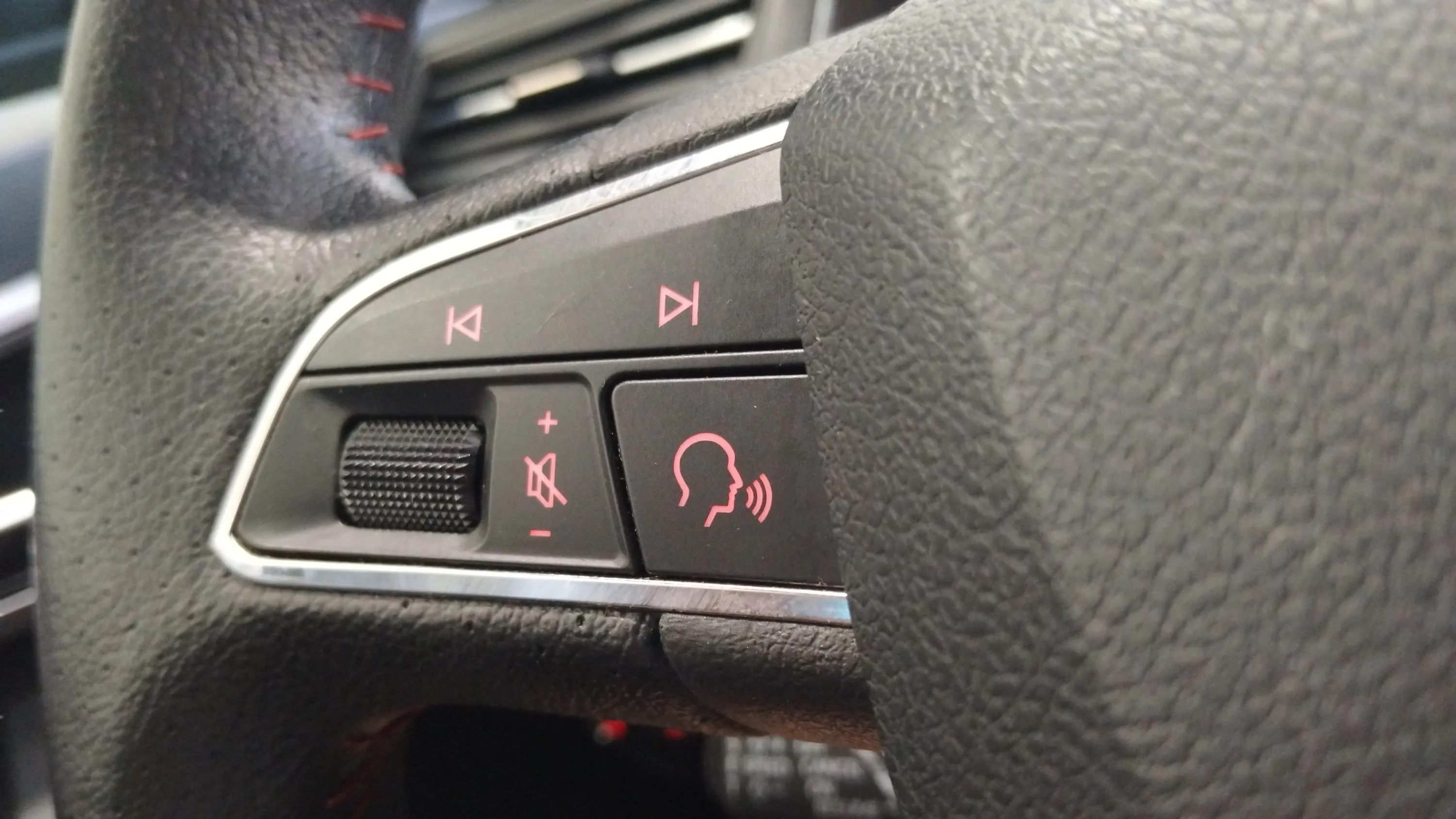 SEAT Arona 1.5 TSI FR - foto 16