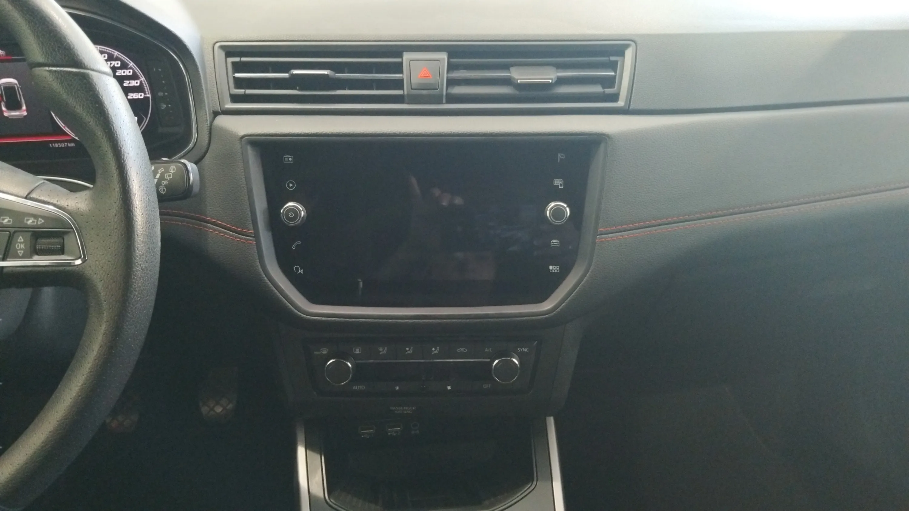 SEAT Arona 1.5 TSI FR - foto 12