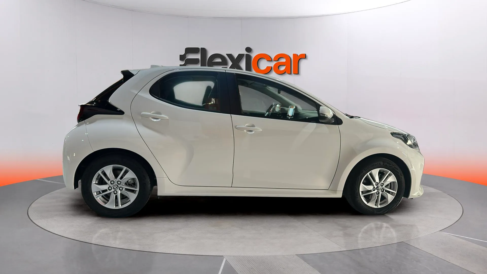 Toyota Yaris 1.5 120H Active Tech - foto 8
